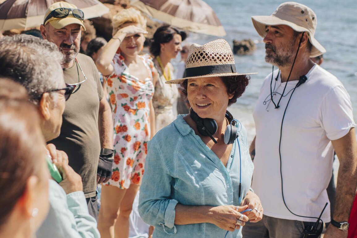 Icíar Bollaín sul set de Il matrimonio di Rosa